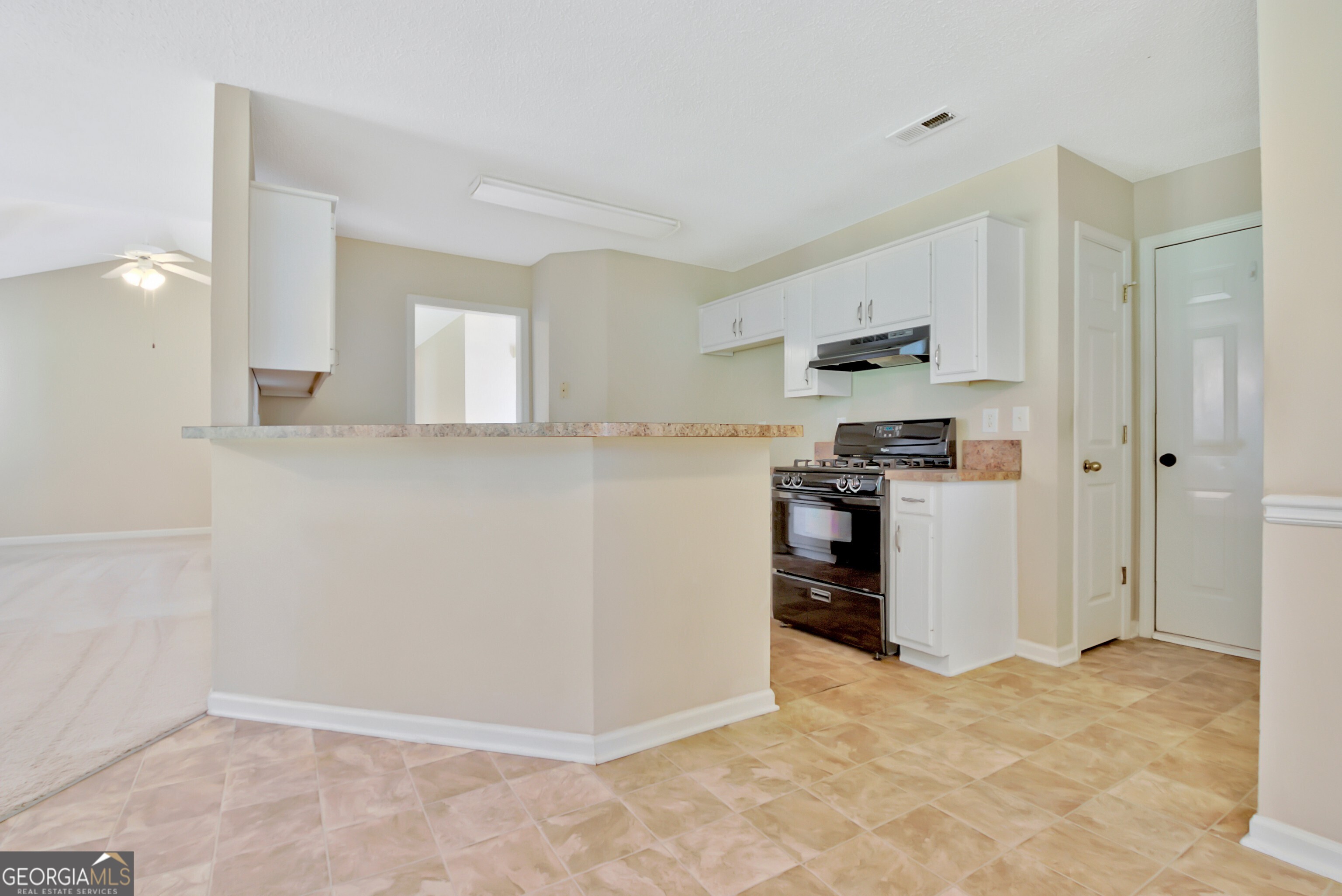 Newnan, Georgia 30263, United States, 3 Bedrooms Bedrooms, ,2 BathroomsBathrooms,Residential,Active,184105