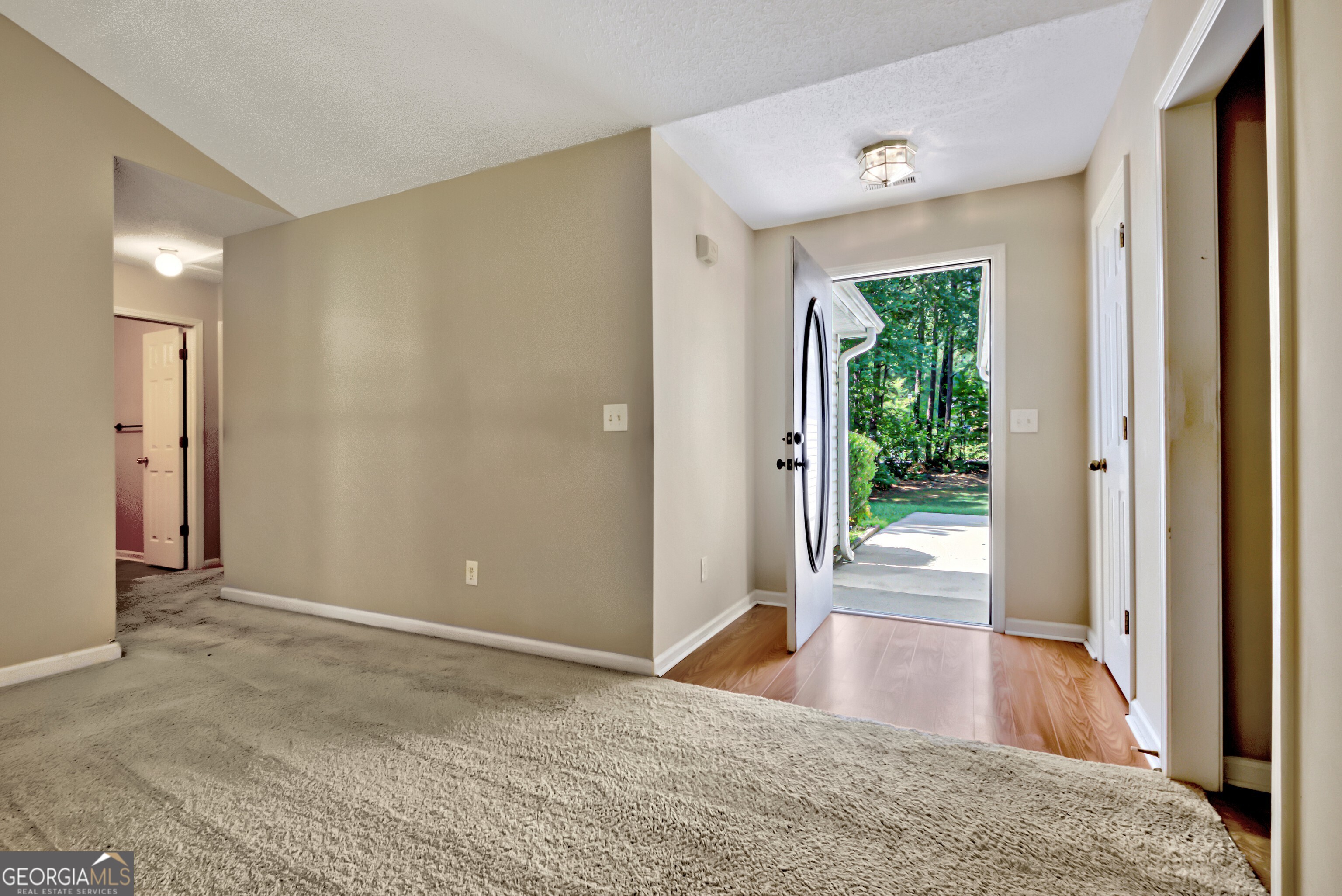 Newnan, Georgia 30263, United States, 3 Bedrooms Bedrooms, ,2 BathroomsBathrooms,Residential,Active,184105