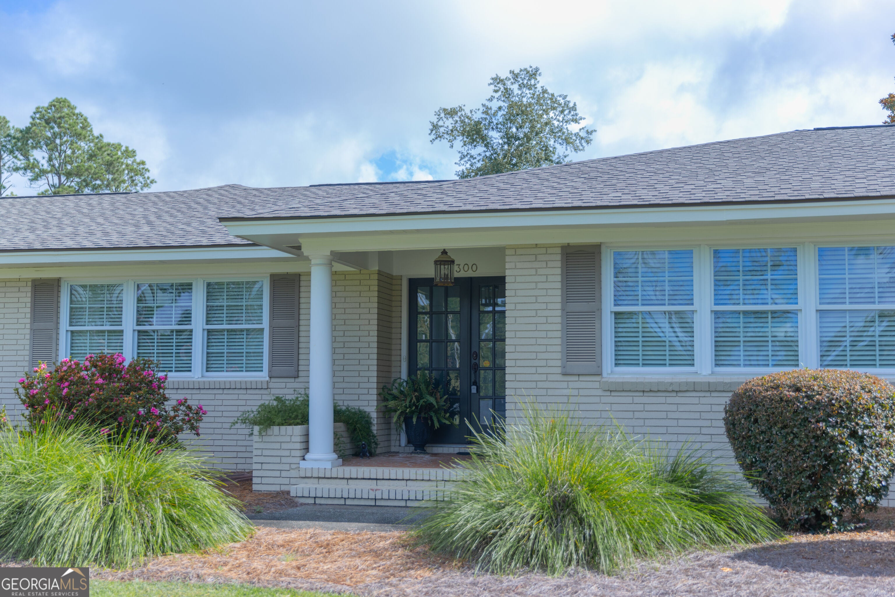 300 Lewis DR