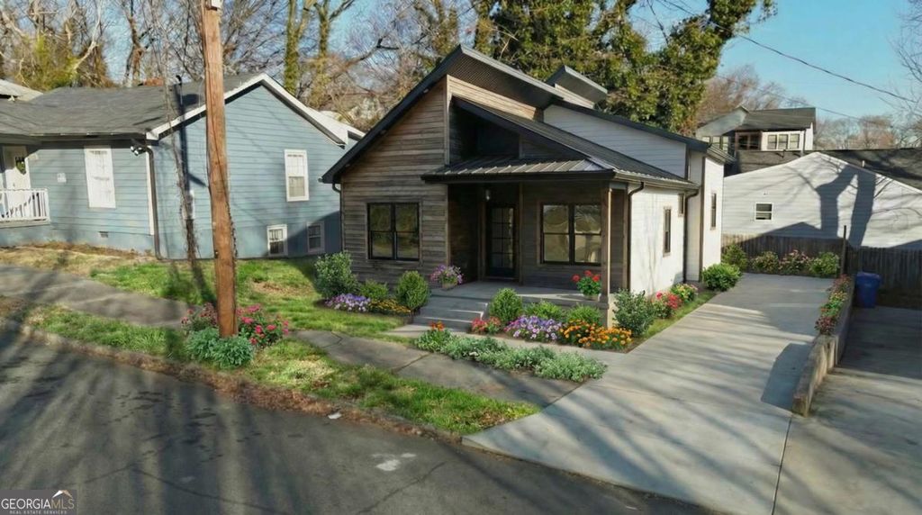 Photo of 1063 Ashby Grove SW, Atlanta, GA 30314 (MLS # 10678254)