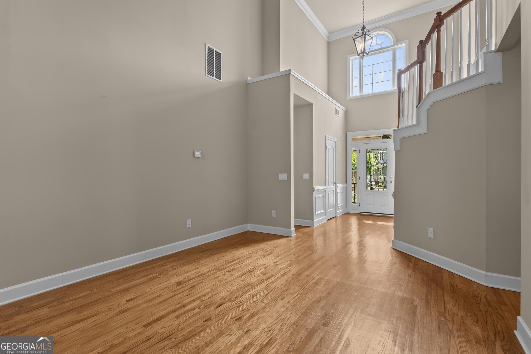214 Woodview LN