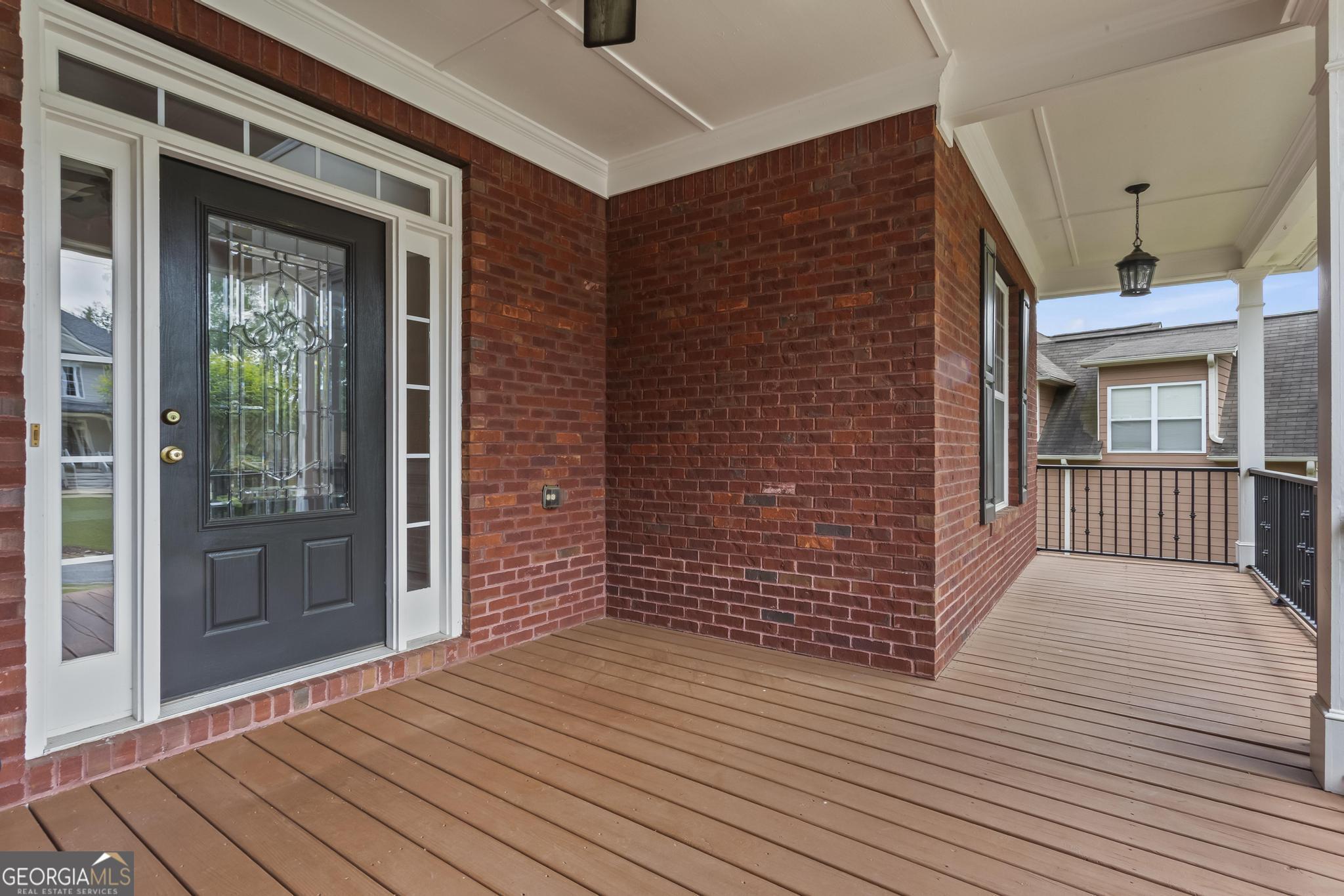 214 Woodview LN