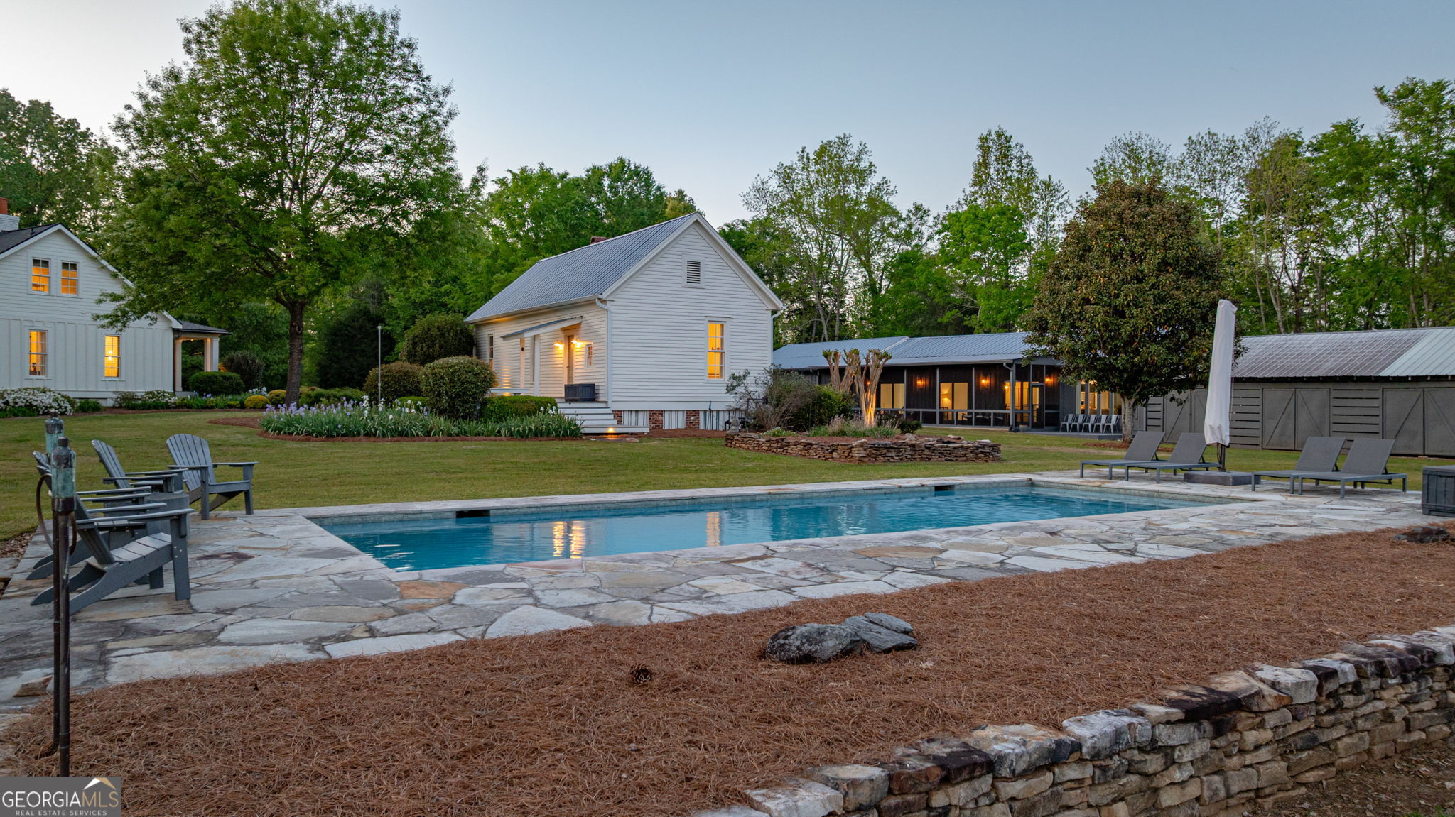 235 Glades RD
