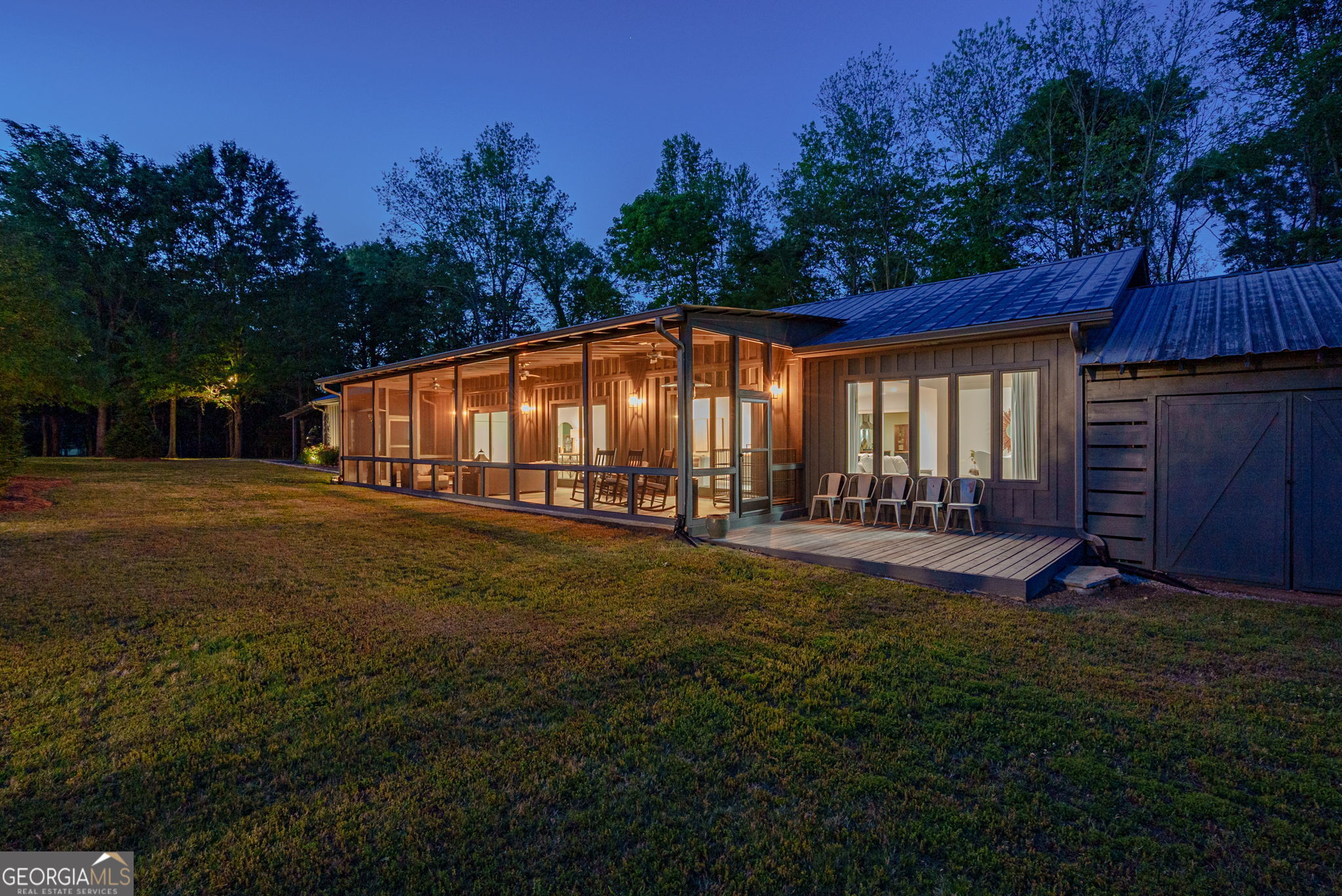 235 Glades RD
