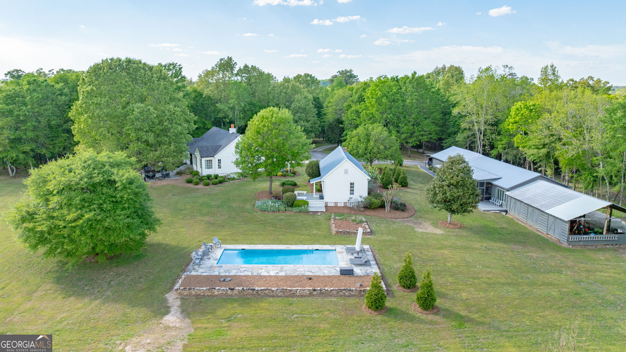 235 Glades RD