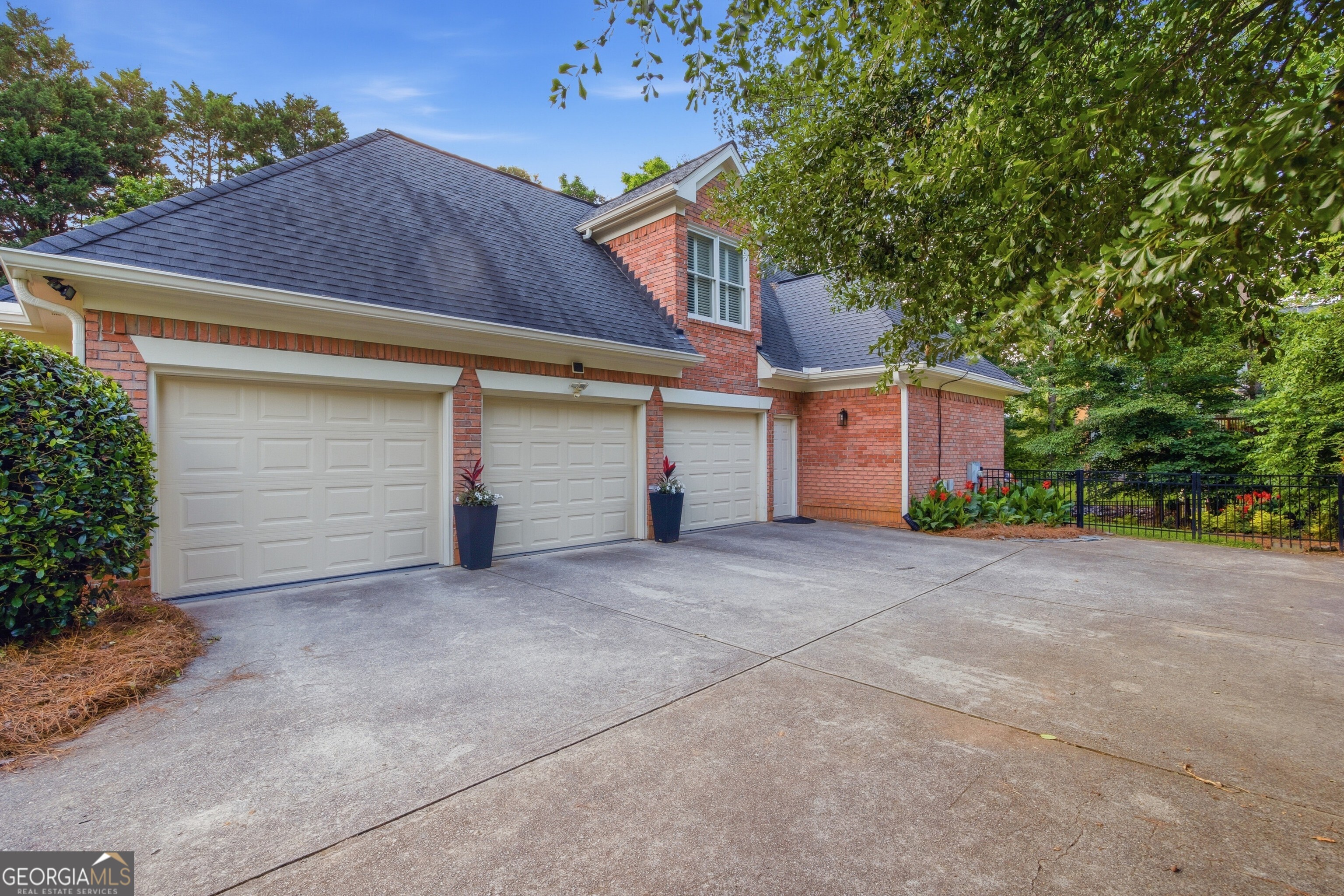 7030 Sweet Creek RD