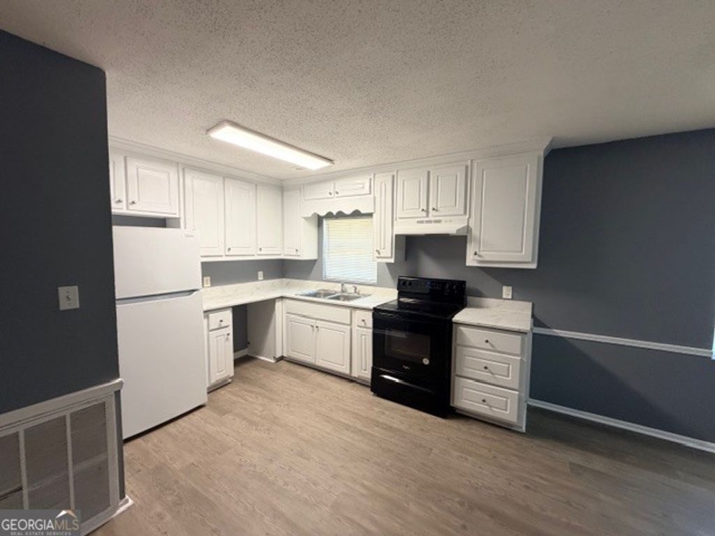 Photo of 2620 Cumberland Drive, Macon, GA 31211 (MLS # 10716950)