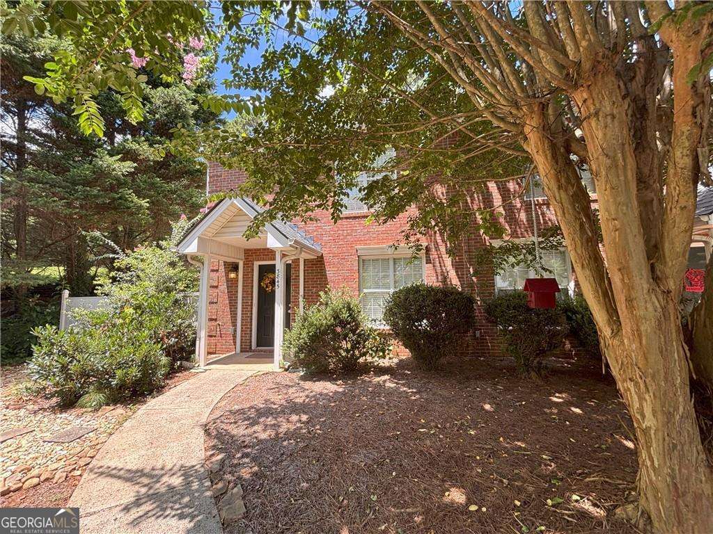 Welcome home to Carefree living in this 3 bedroom, 2.5 bath townhouse in the FORSYTH CENTRAL HIGH SCHOOL DISTRICT. FAMILY ROOM WITH FIREPLACE, BEAUTIFUL LVT wood floors throughout the main level and like new carpet upstairs. Great kitchen area with white cabinets, granite counters and stainless steel appliances. 2 very nice bedrooms that share a hall bath. Master Bath features, 2 sinks updated with granite and new fixtures! 1 car carport with storage closet! LARGE FENCED BACK YARD!!!!!! Close to GA 400, shopping, restaurants, Mary Alice Park, Northside Hospital. Priced to sell---must see to appreciate. POOL, PLAYGROUND, TENNIS COURTS, GREEN SPACE AND SIDEWALKS THROUGHOUT! LOW HOW FEES!