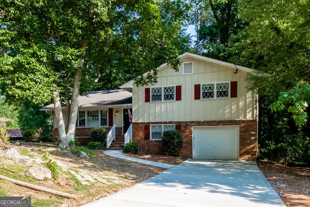 Photo of 2693 Stoneview Terrace, East Point, GA 30344 (MLS # 10673801)