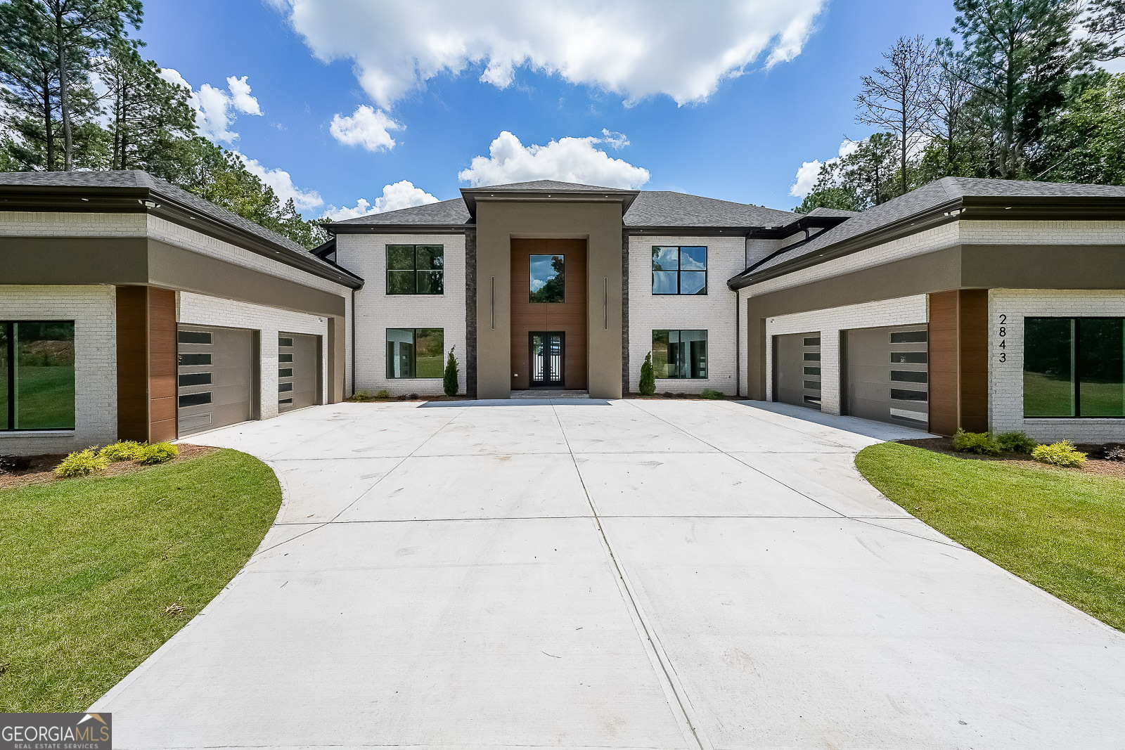 2843 N Bogan RD