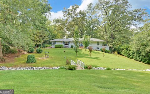 A home in Toccoa