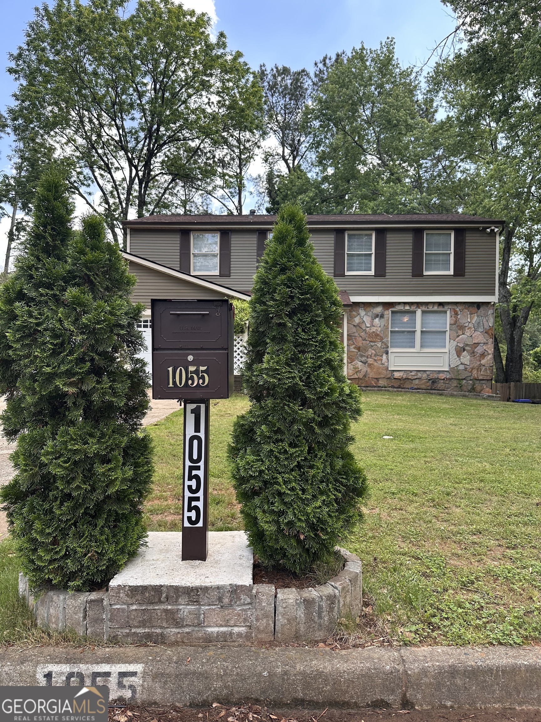 1055 Worthington Hills DR