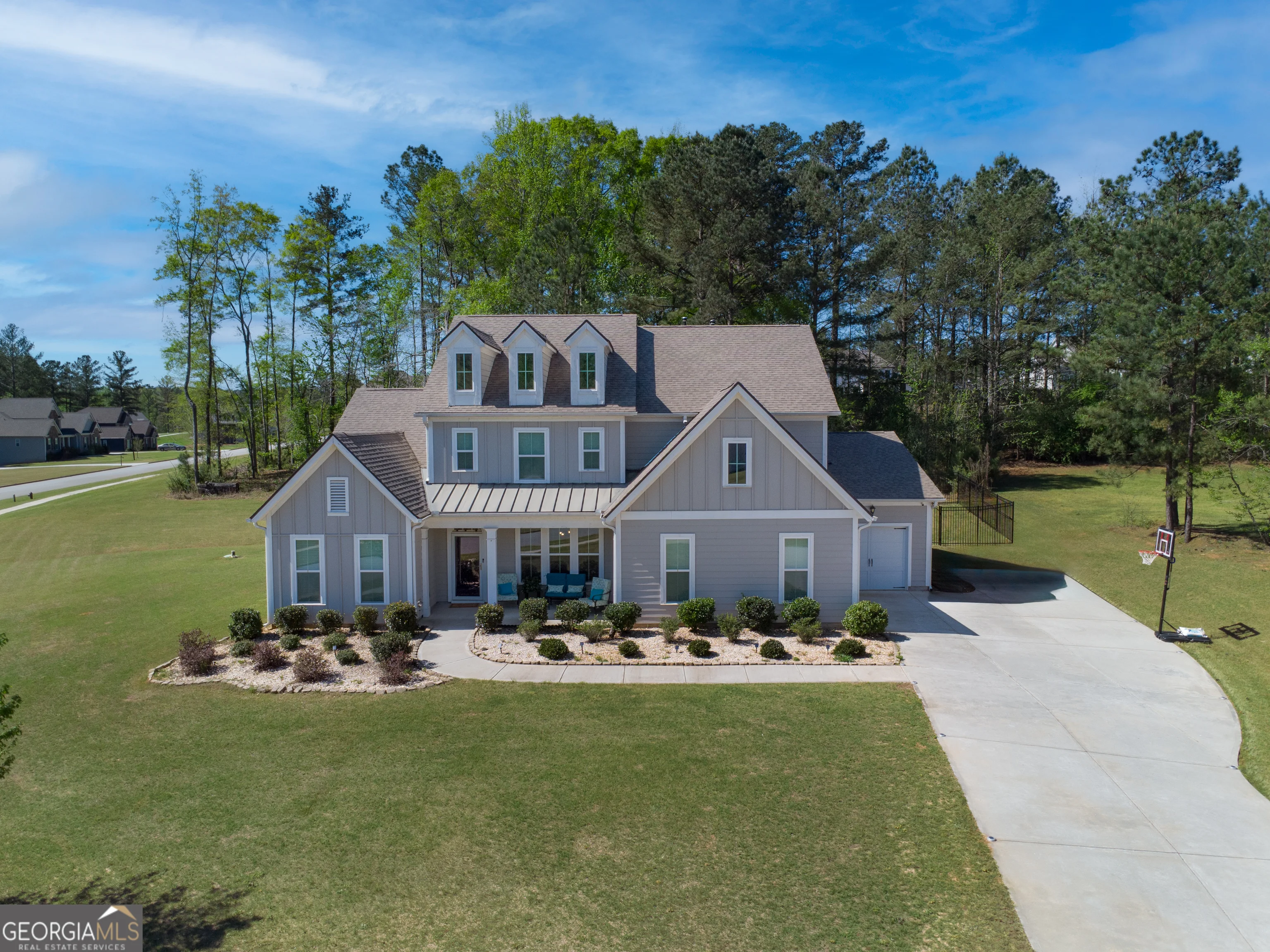 660 Genesee Point