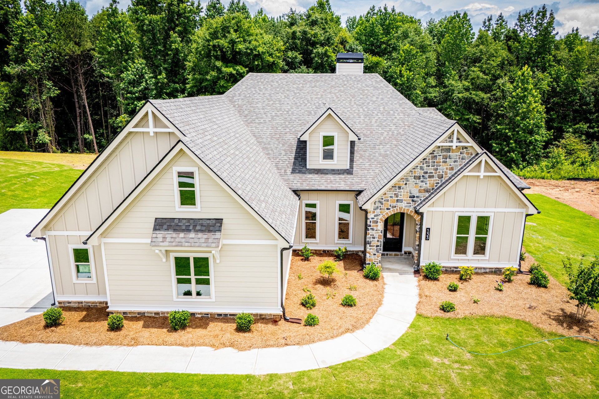 133 Woodford DR
