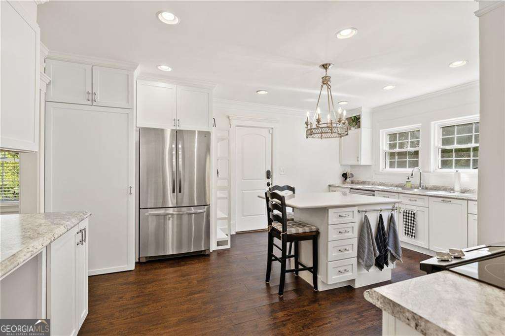 320 Dickerson RD NE