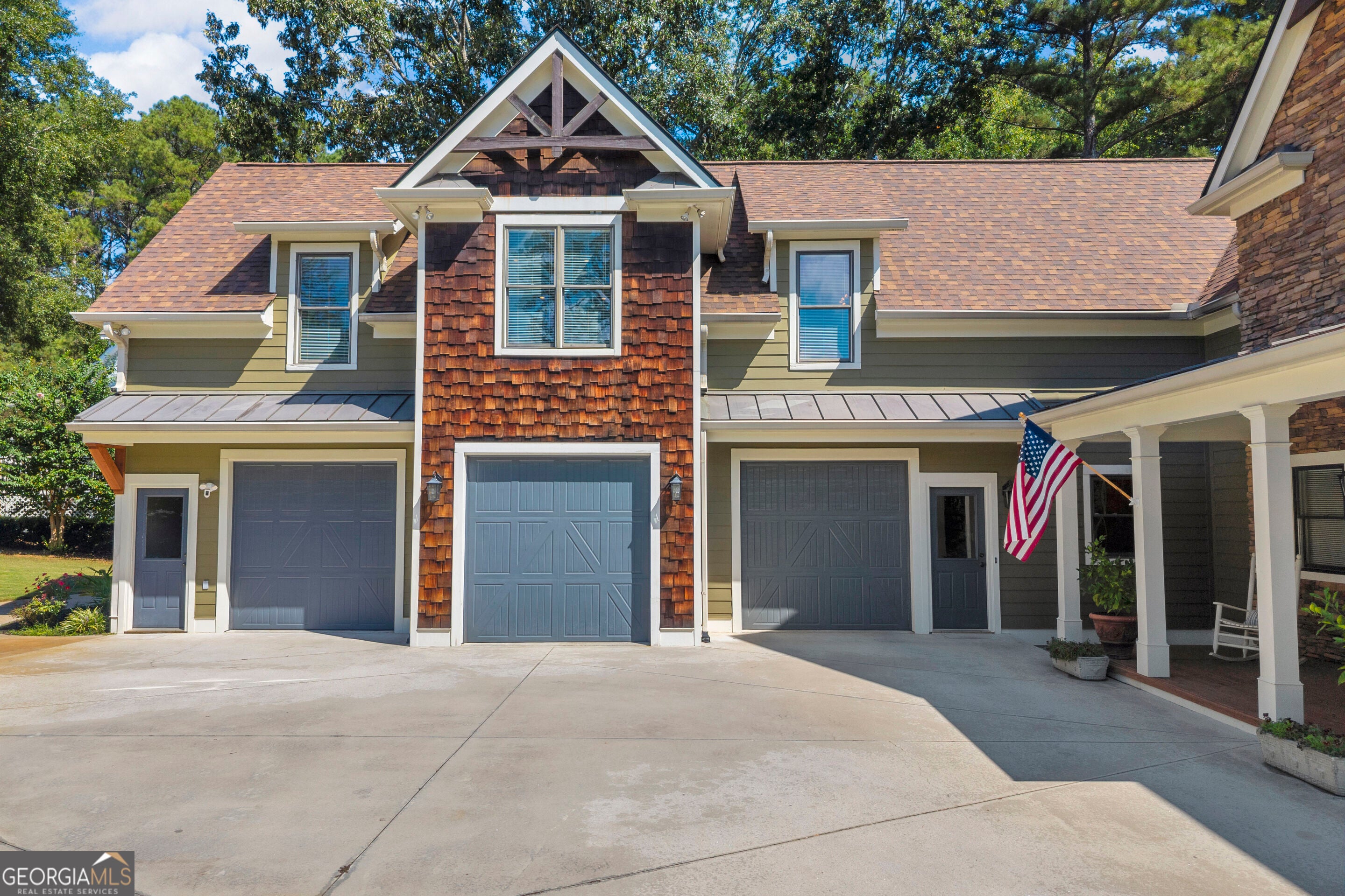 212 Northlake DR