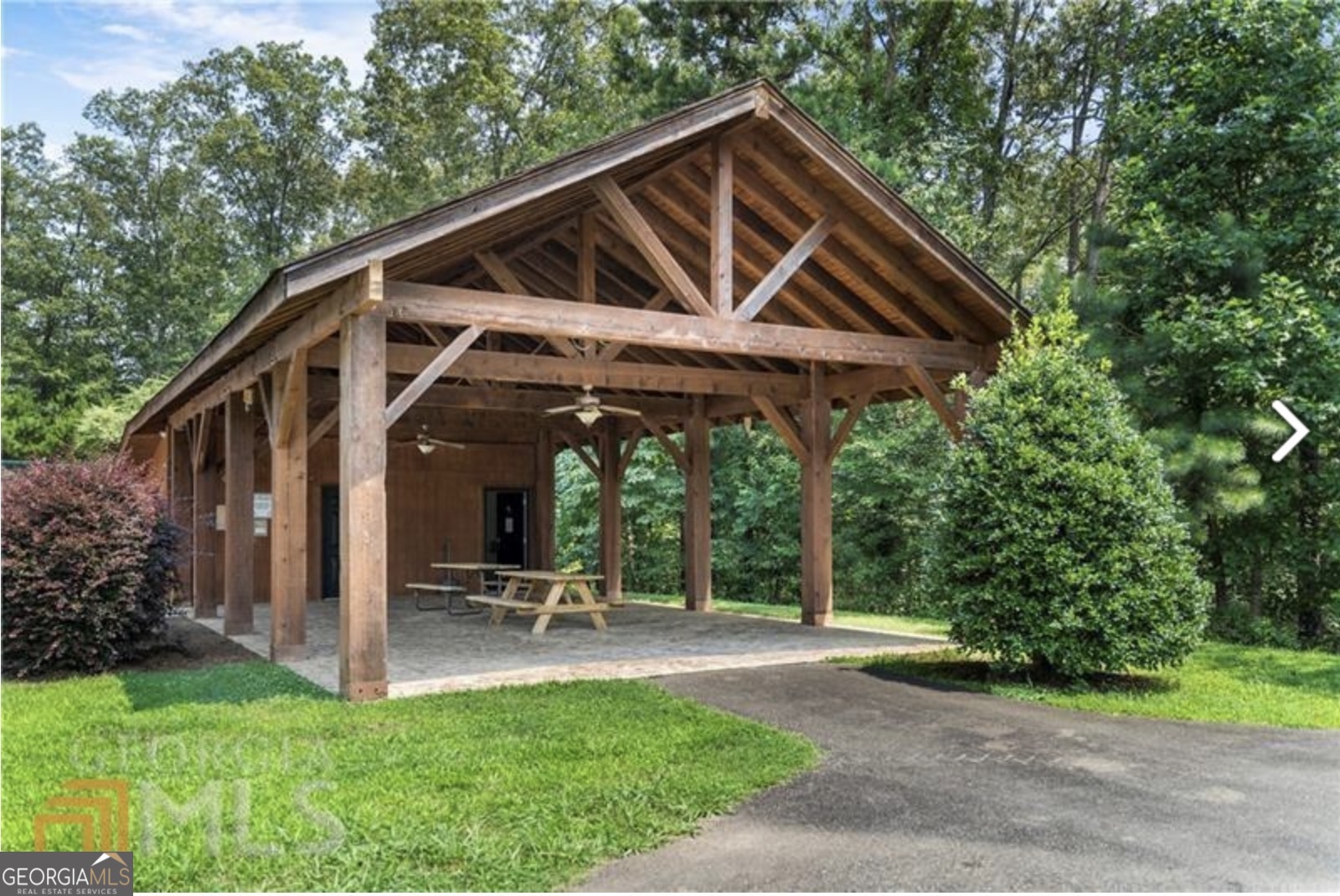 945 Longbranch DR