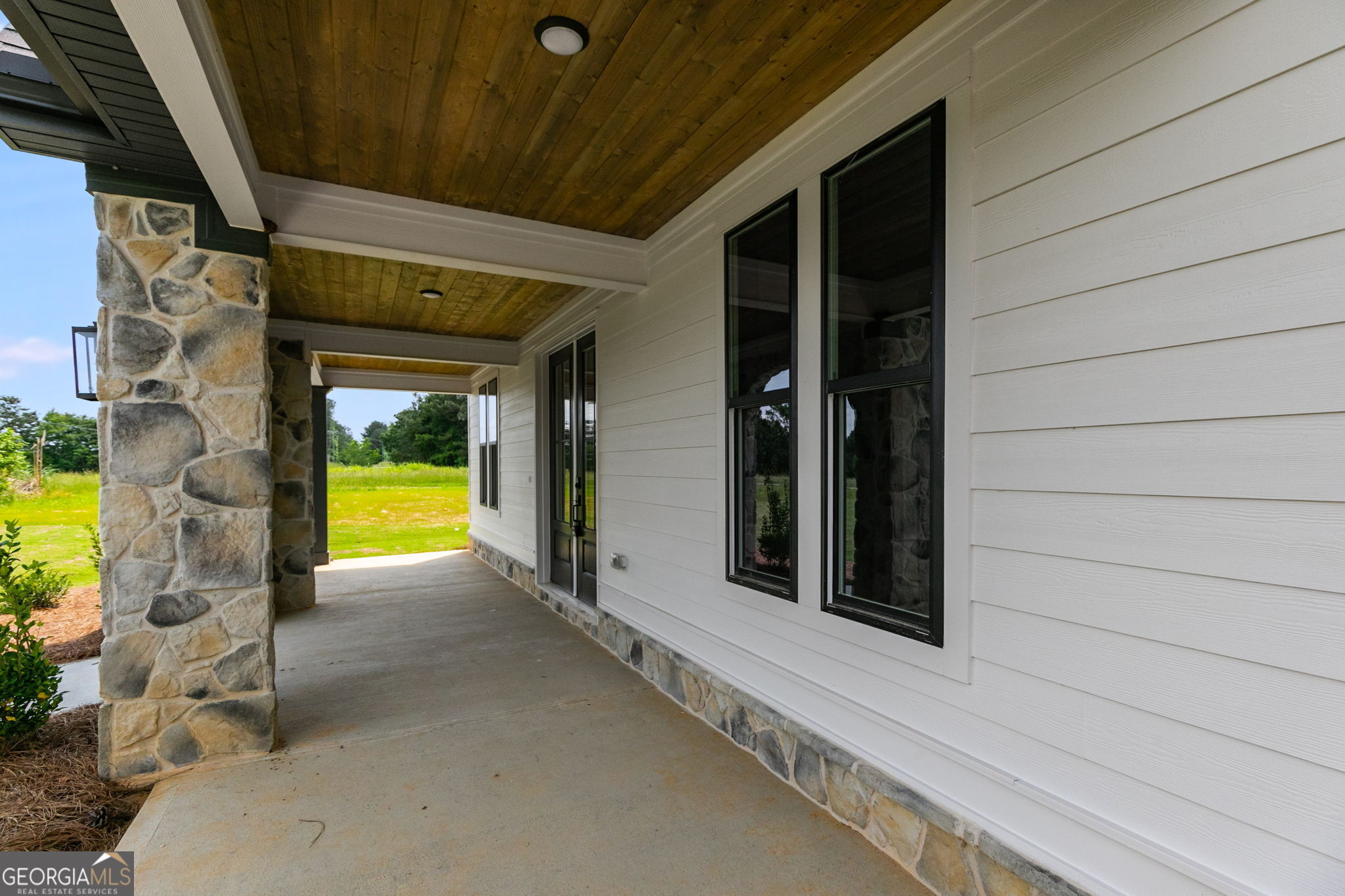 728 Lake Circle RD
