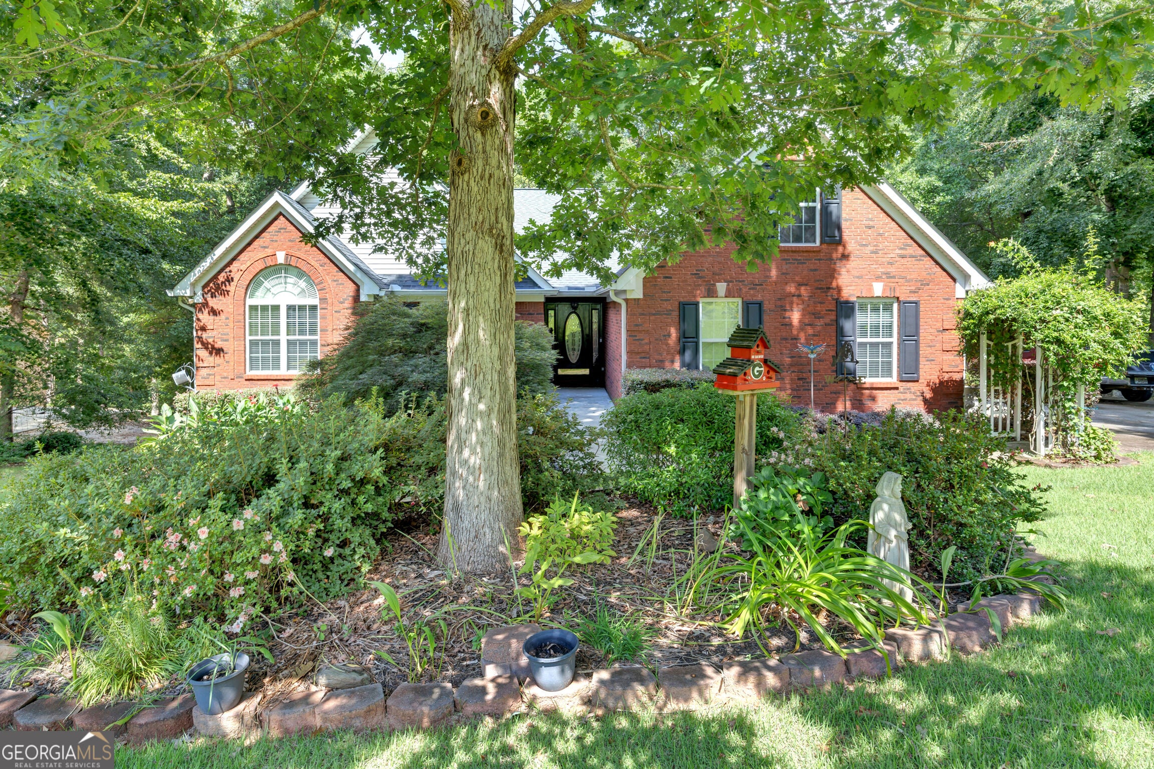 40 Woodcrest AVE