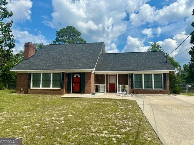 1332 Woodlawn Circle