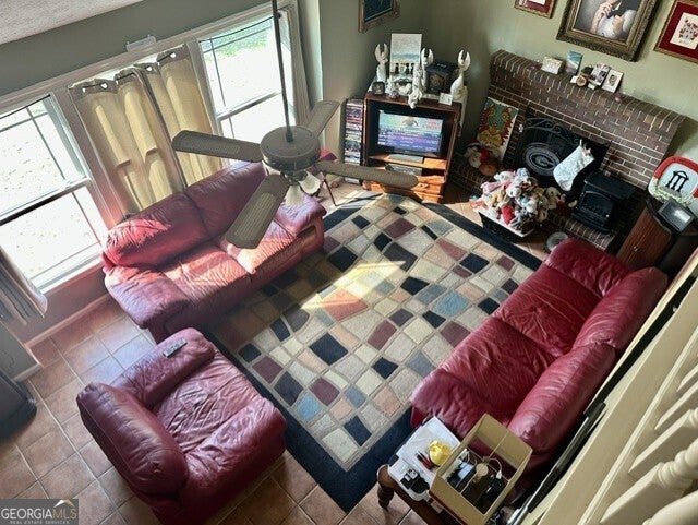 1332 Woodlawn CIR
