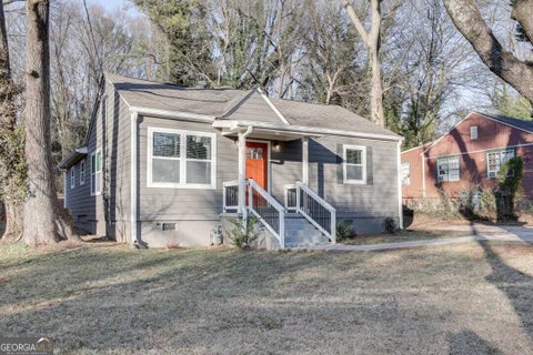 Photo of 1429 Almont Drive SW, Atlanta, GA 30310 (MLS # 10879307)