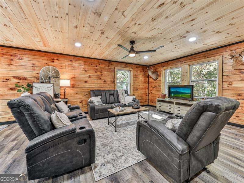 1166 Upper Sweetwater TRL SE