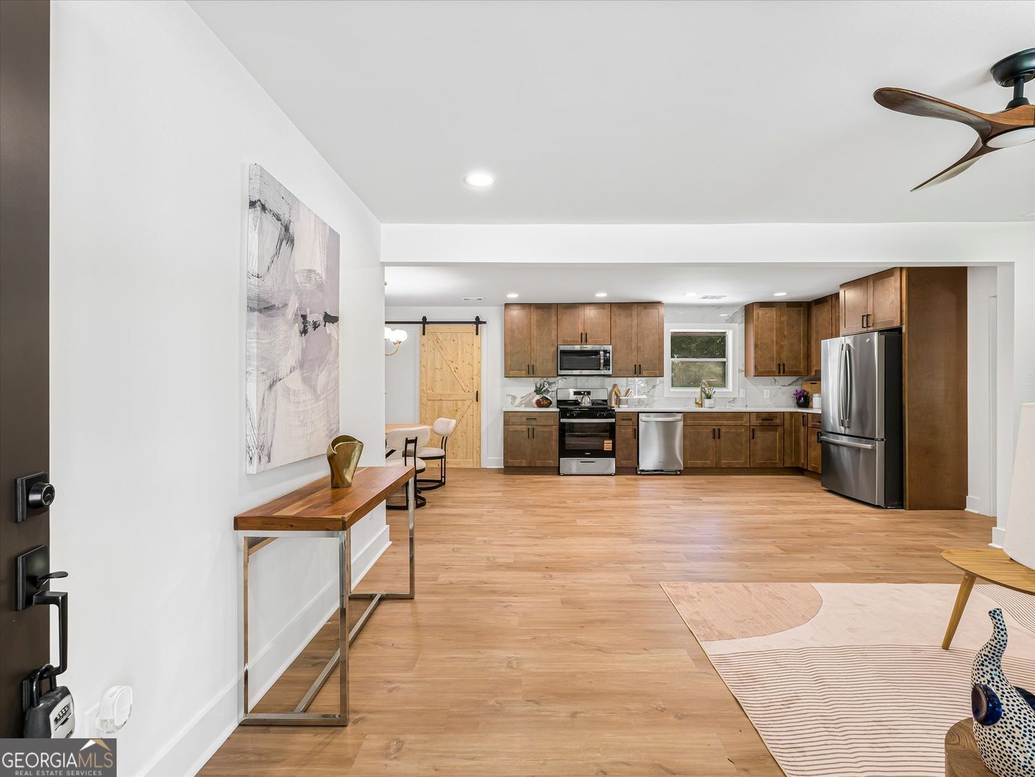 5572 Andrew DR