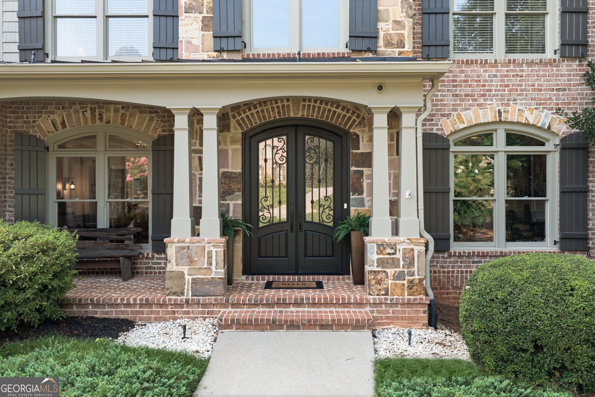 15790 Milton Point