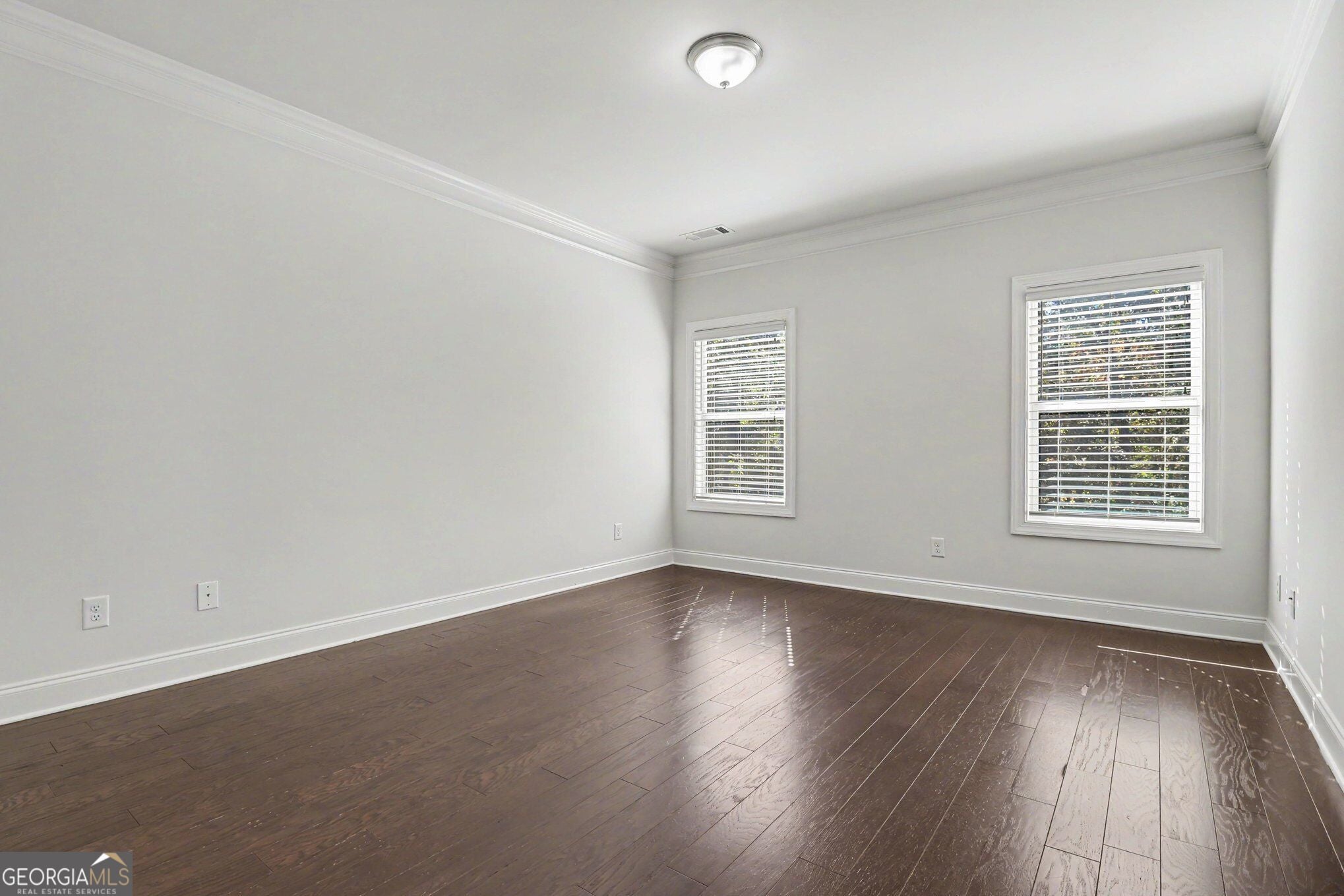 99 Glen Oaks DR