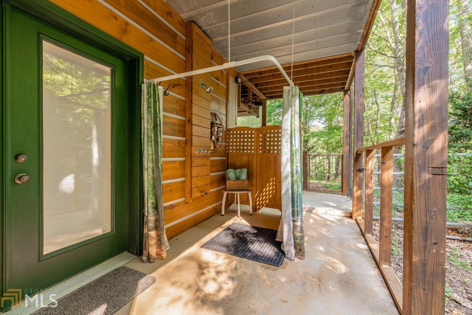 Mangums Trail - Residential