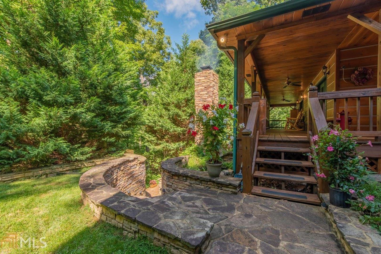 Mangums Trail - Residential