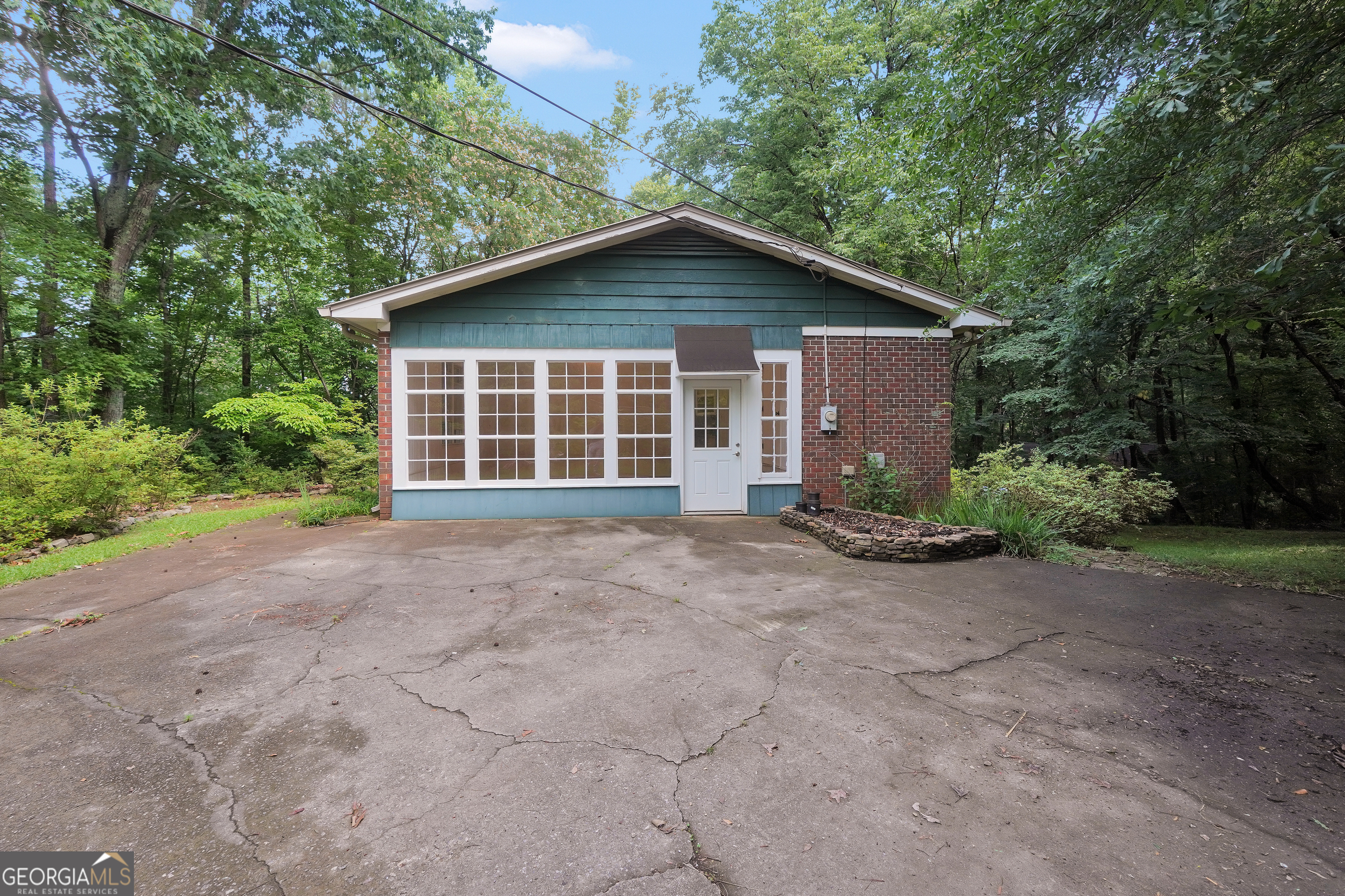 315 Caldwell CIR