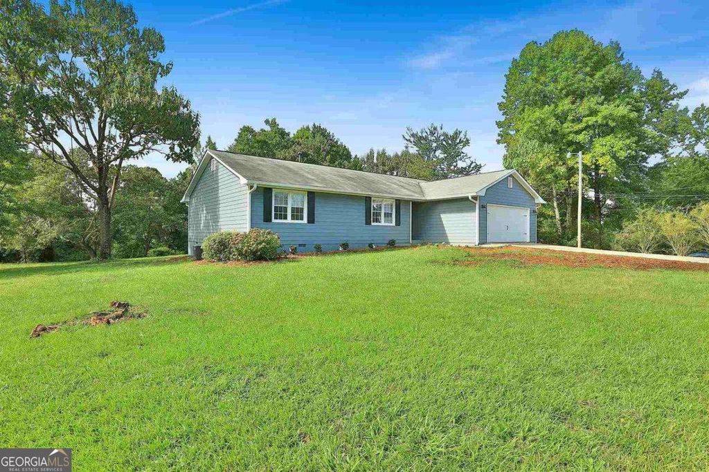 Photo of 180 Nectarine Drive, Newnan, GA 30265 (MLS # 10730514)