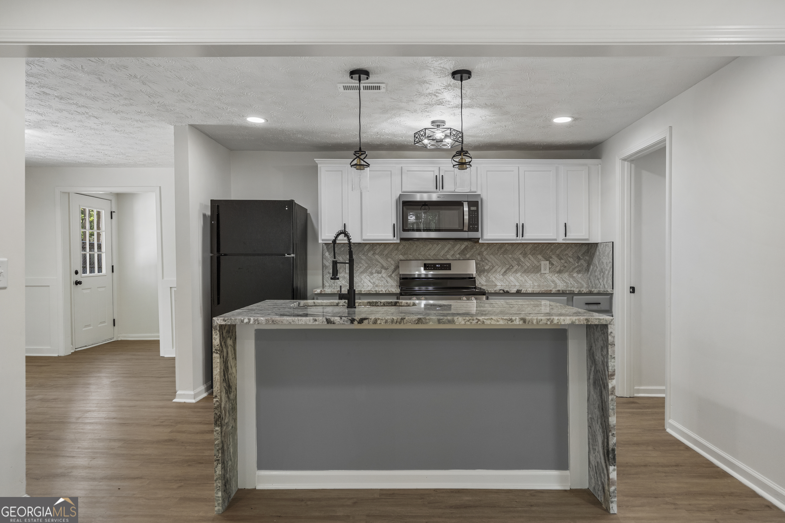 5740 Springhill Avenue