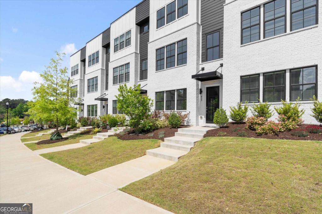 Photo of 433 Mezzo Lane #85, Alpharetta, GA 30009 (MLS # 10742827)