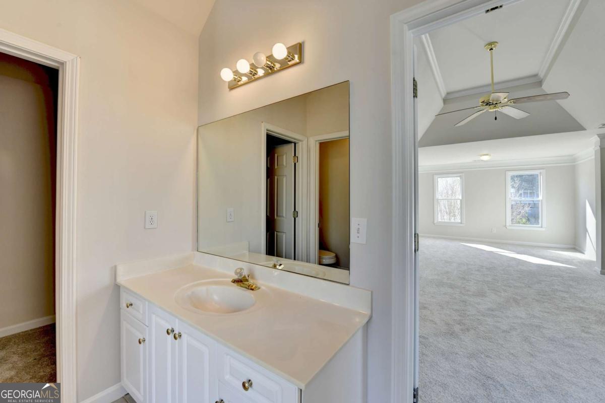 St.Charles /square - Residential
