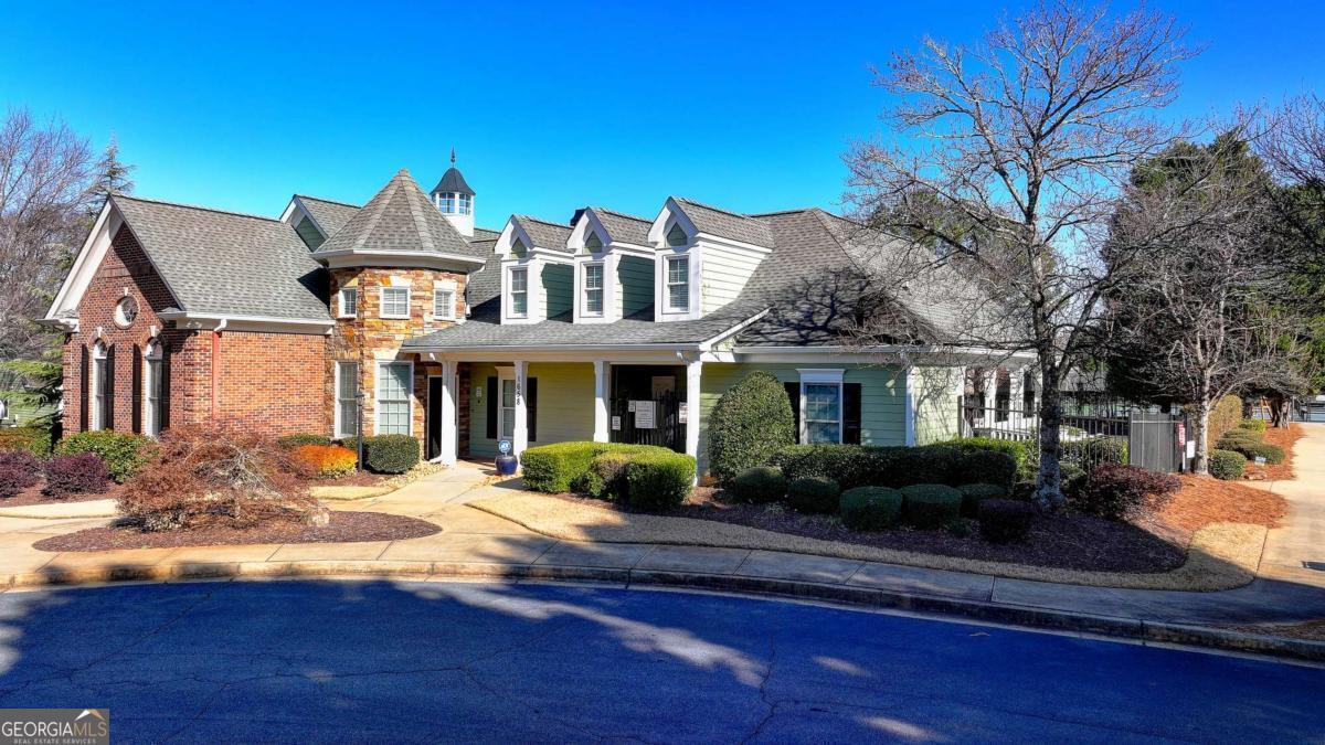 St.Charles /square - Residential