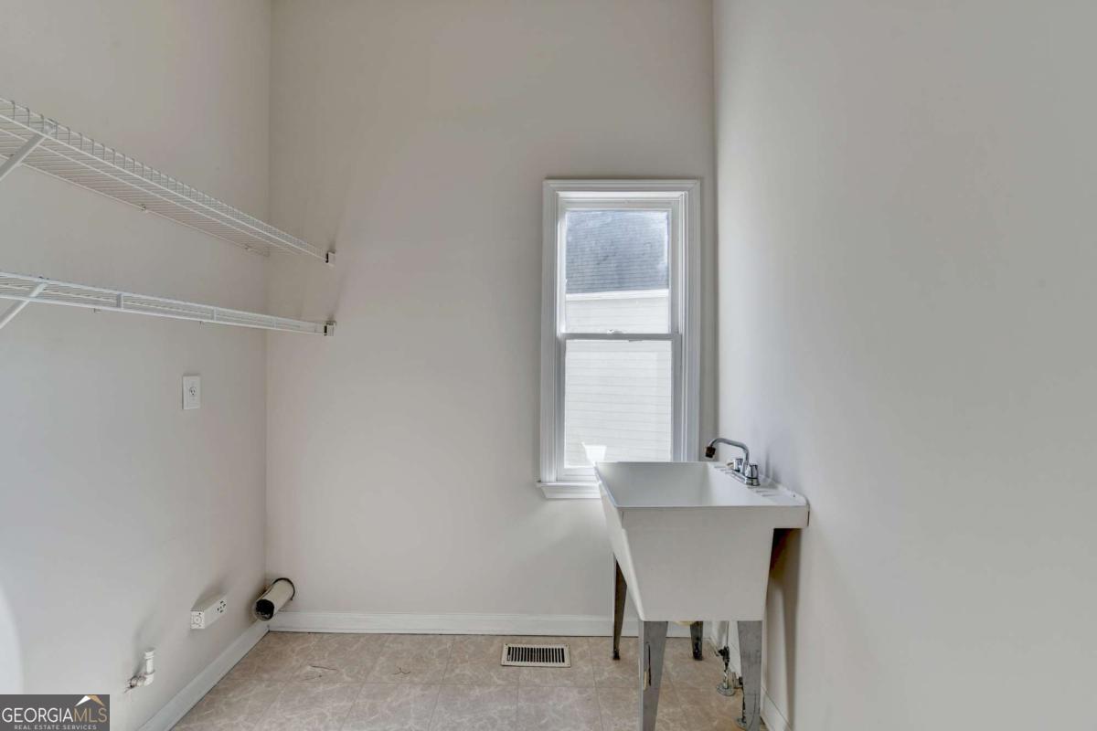 St.Charles /square - Residential