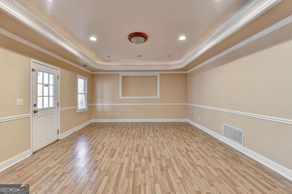 St.Charles /square - Residential