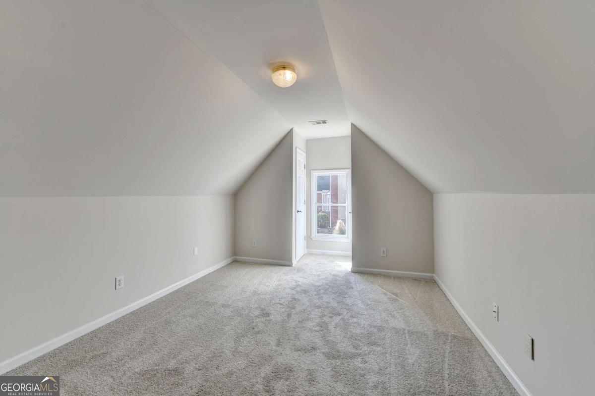 St.Charles /square - Residential