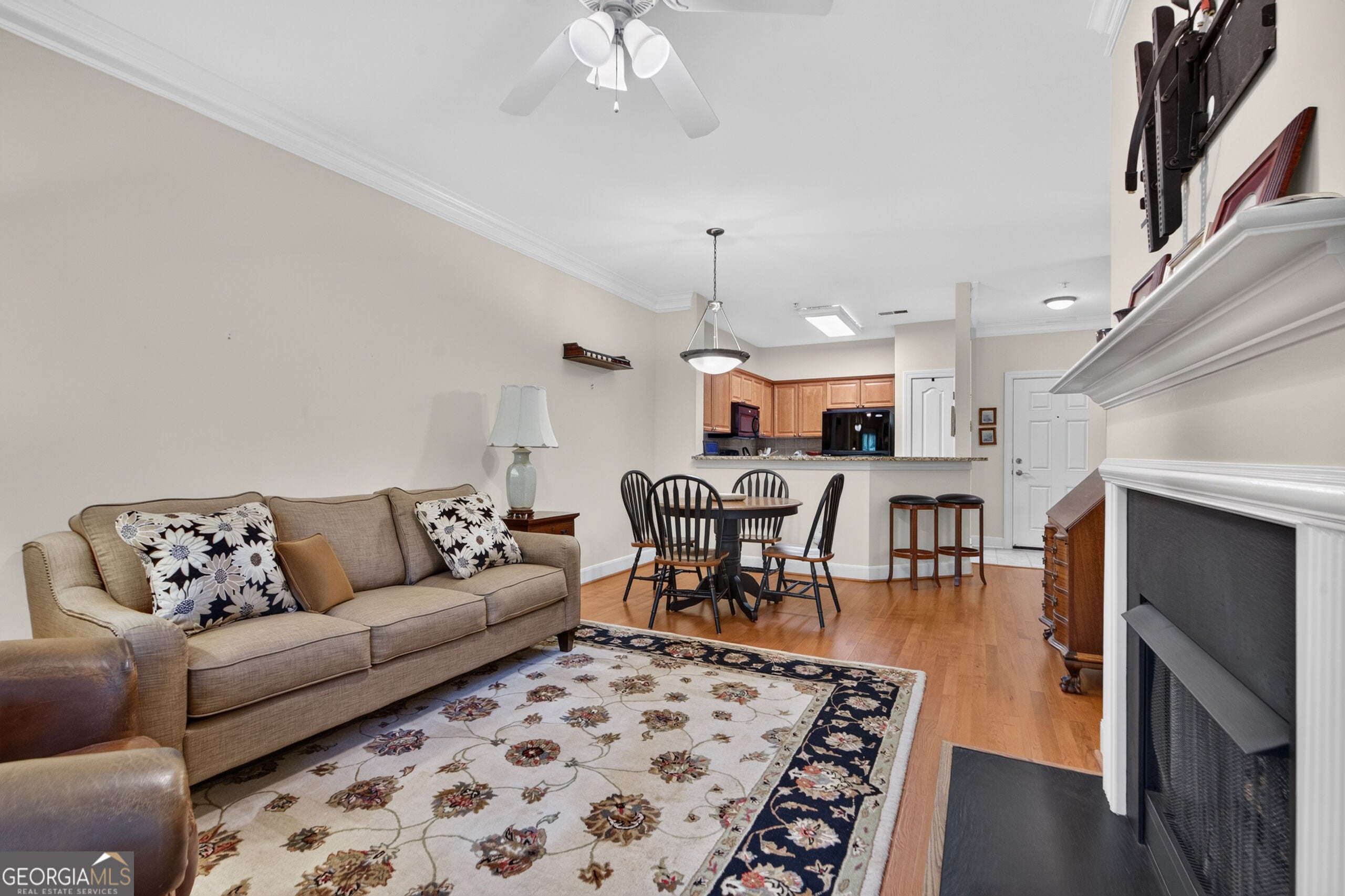 2001 Village BLVD SE