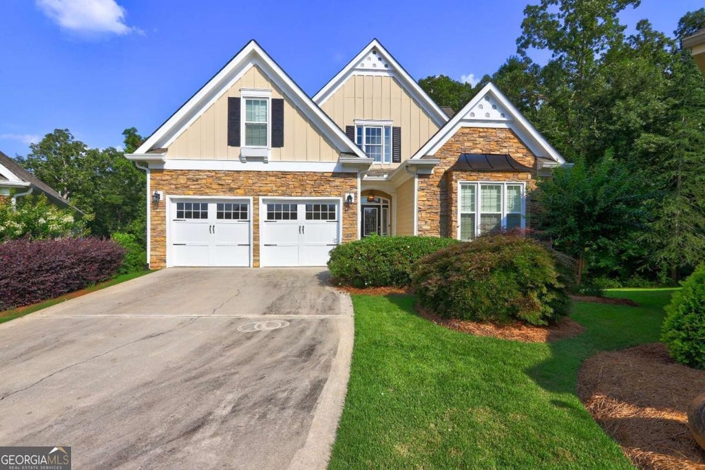 Photo of 490 Grand Teton Circle, Fayetteville, GA 30215 (MLS # 10794305)