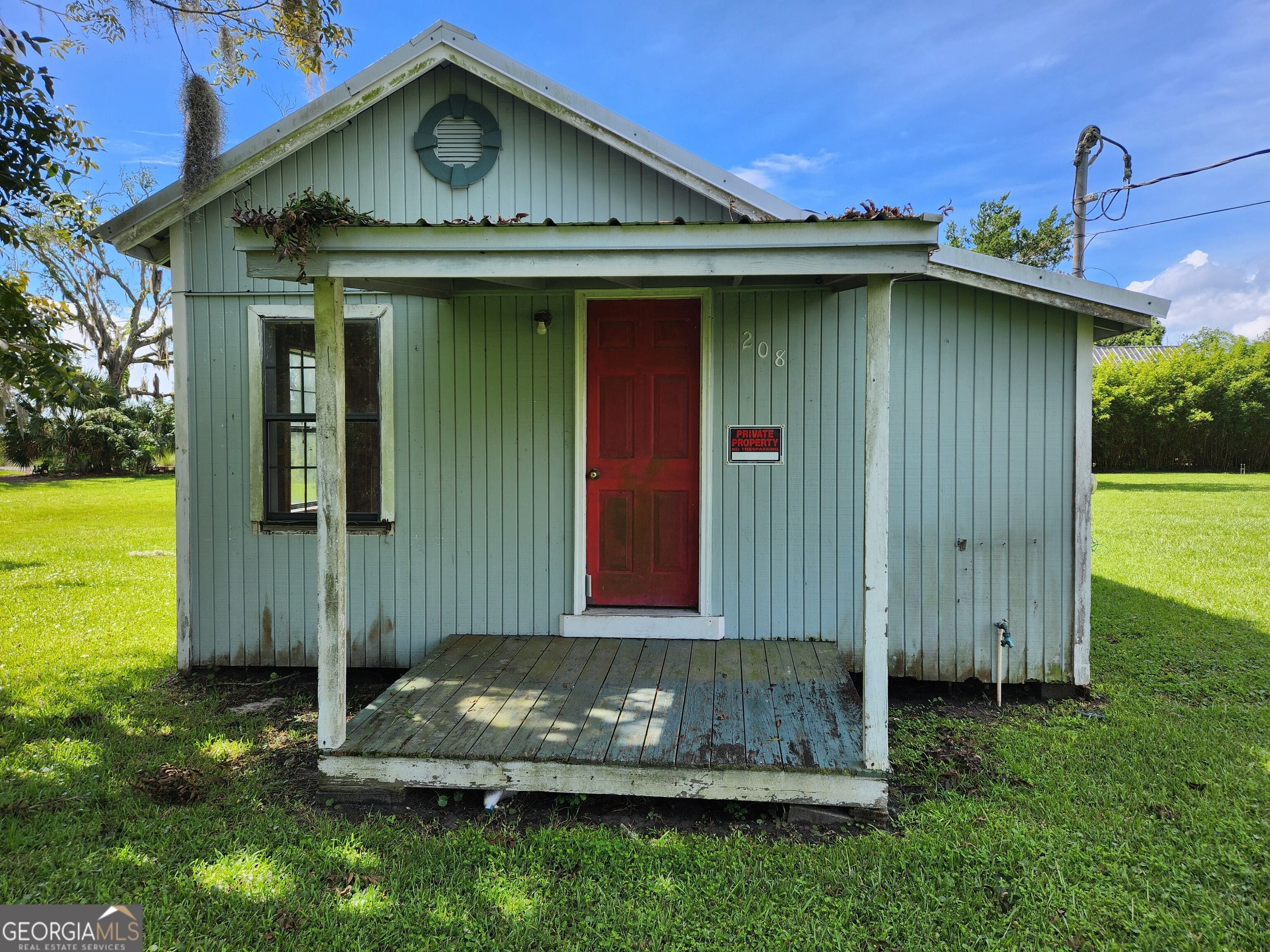 208 E Weed ST