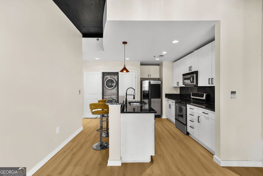 Photo of 250 Pharr Road NE #APT 1702, Atlanta, GA 30305 (MLS # 10737520)