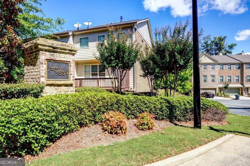 3235 Greenwood Oak DR