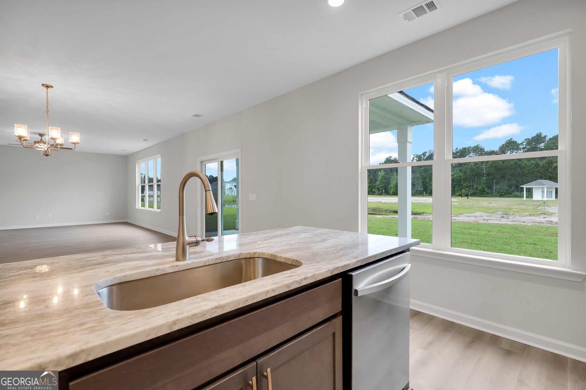311 Longshore DR