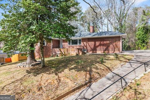 Photo of 2763 Baker Ridge Drive NW, Atlanta, GA 30318 (MLS # 10706837)