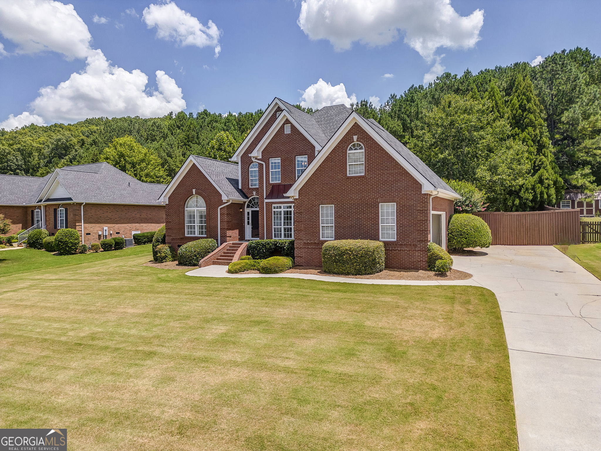 38 Club View DR SE