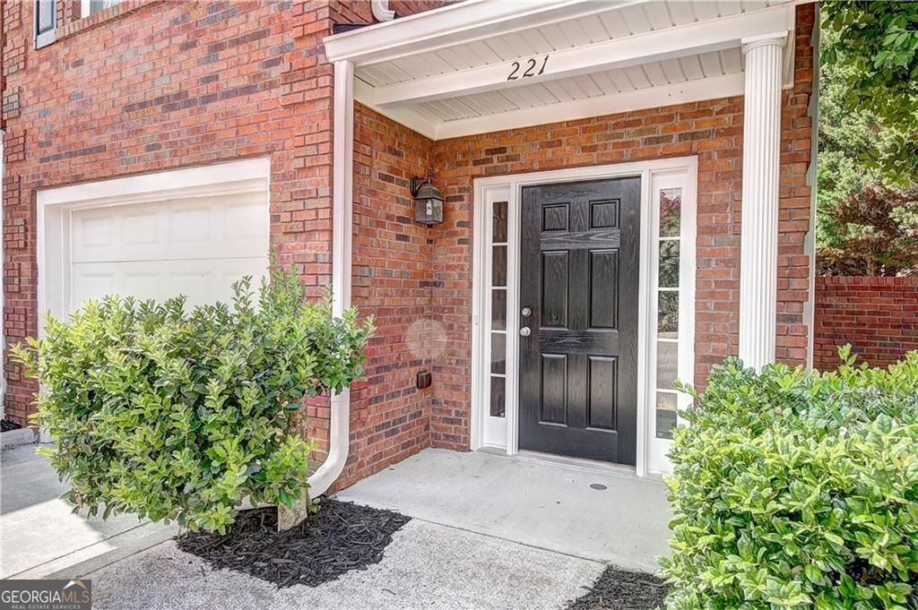 221 Morris Lane LN